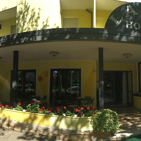 צ'סנטיקו Hotel Laila מראה חיצוני תמונה