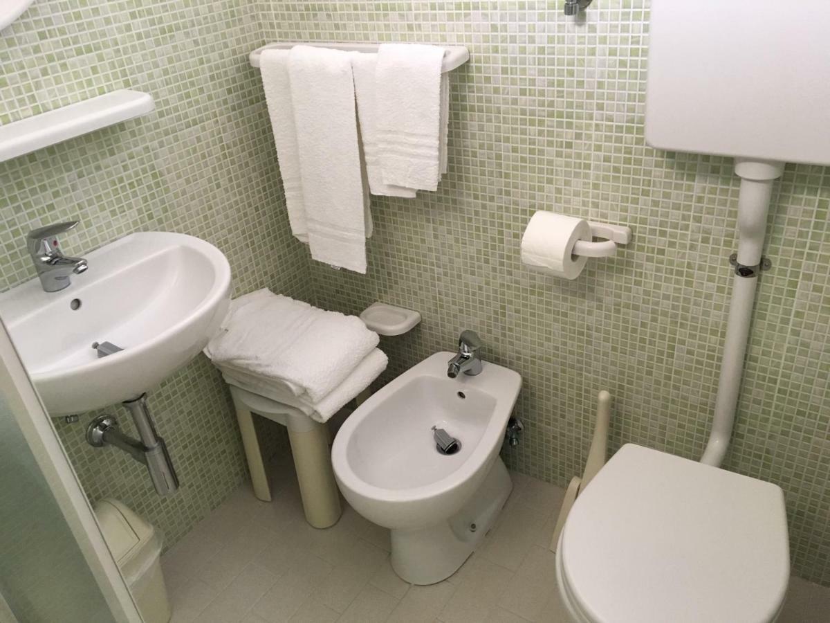 צ'סנטיקו Hotel Laila מראה חיצוני תמונה