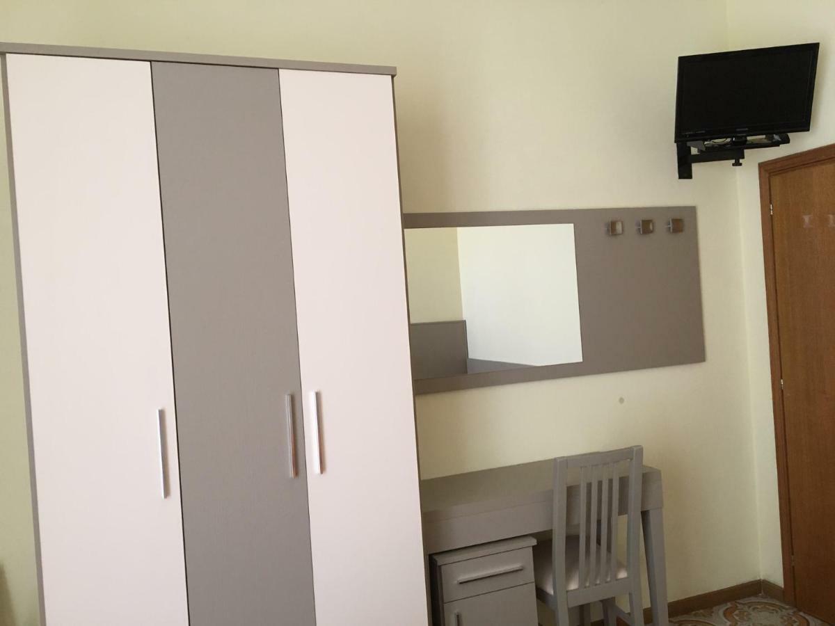 צ'סנטיקו Hotel Laila מראה חיצוני תמונה