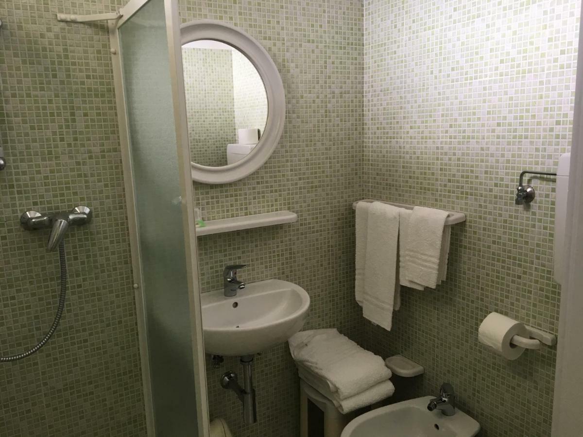 צ'סנטיקו Hotel Laila מראה חיצוני תמונה